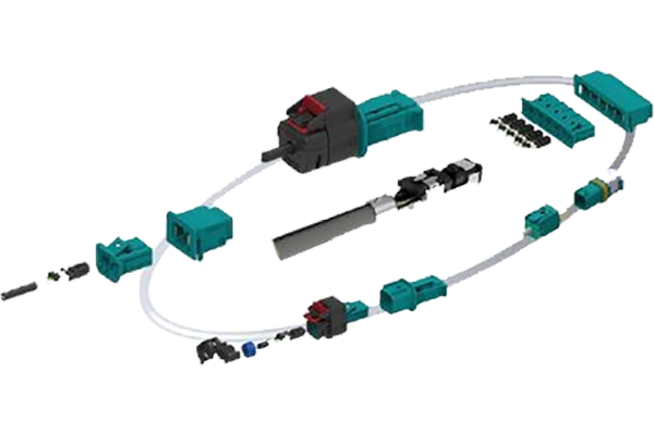 傳感器線(xiàn)束通常由多根電線(xiàn)和連接器組成，這些電線(xiàn)根據(jù)傳感器的類(lèi)型和功能而有所不同。例如，壓力傳感器線(xiàn)束通常包括壓力傳感器、信號(hào)轉(zhuǎn)換器和信號(hào)連接器等。在傳感器線(xiàn)束中，信號(hào)轉(zhuǎn)換器將傳感器的信號(hào)轉(zhuǎn)換為適當(dāng)?shù)碾娦盘?hào)，以便傳輸?shù)狡渌娮釉O(shè)備中。