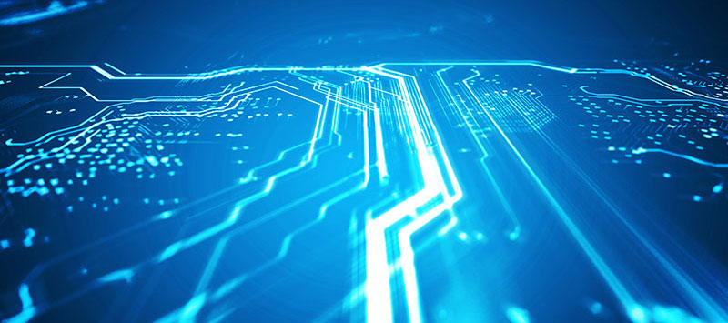 新能源高壓線(xiàn)束是指用于傳輸高壓電力和信號(hào)的電線(xiàn)束，通常用于電動(dòng)汽車(chē)、混合動(dòng)力汽車(chē)和其他新能源設(shè)備中。與傳統(tǒng)汽車(chē)相比，新能源車(chē)輛使用更高電壓的電力系統(tǒng)，因此需要使用高壓線(xiàn)束來(lái)傳輸電能。